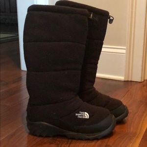 Y’all, Fleece North Face Boots- Size 9